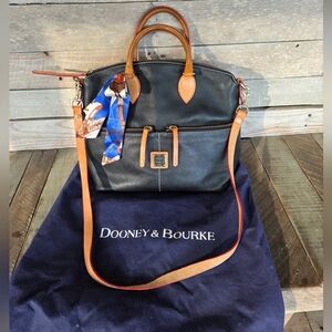 Dooney & Bourke Bag